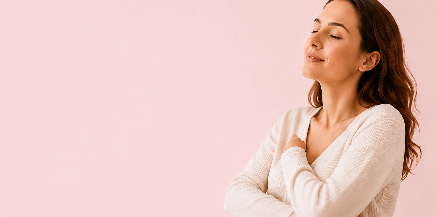 Mujer representando el bienestar íntimo femenino en una guía sobre resequedad vaginal
